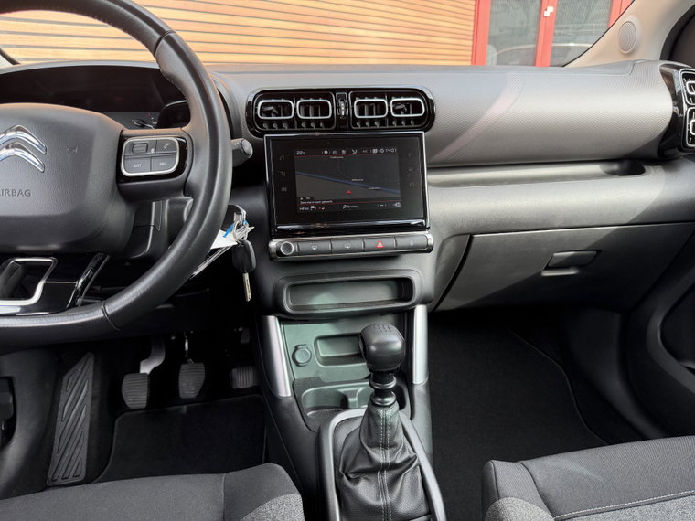 Vehicle Image 30