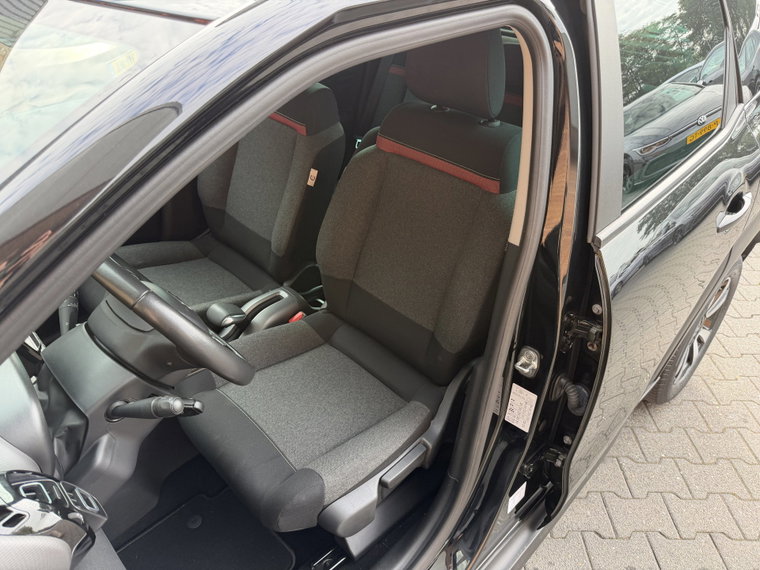 Vehicle Image 39