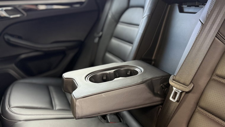 Vehicle Image 22