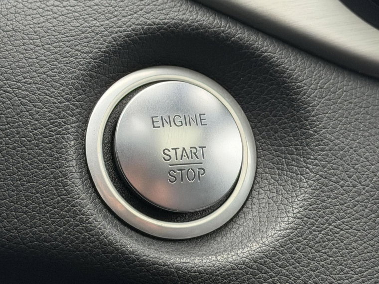 Vehicle Image 28