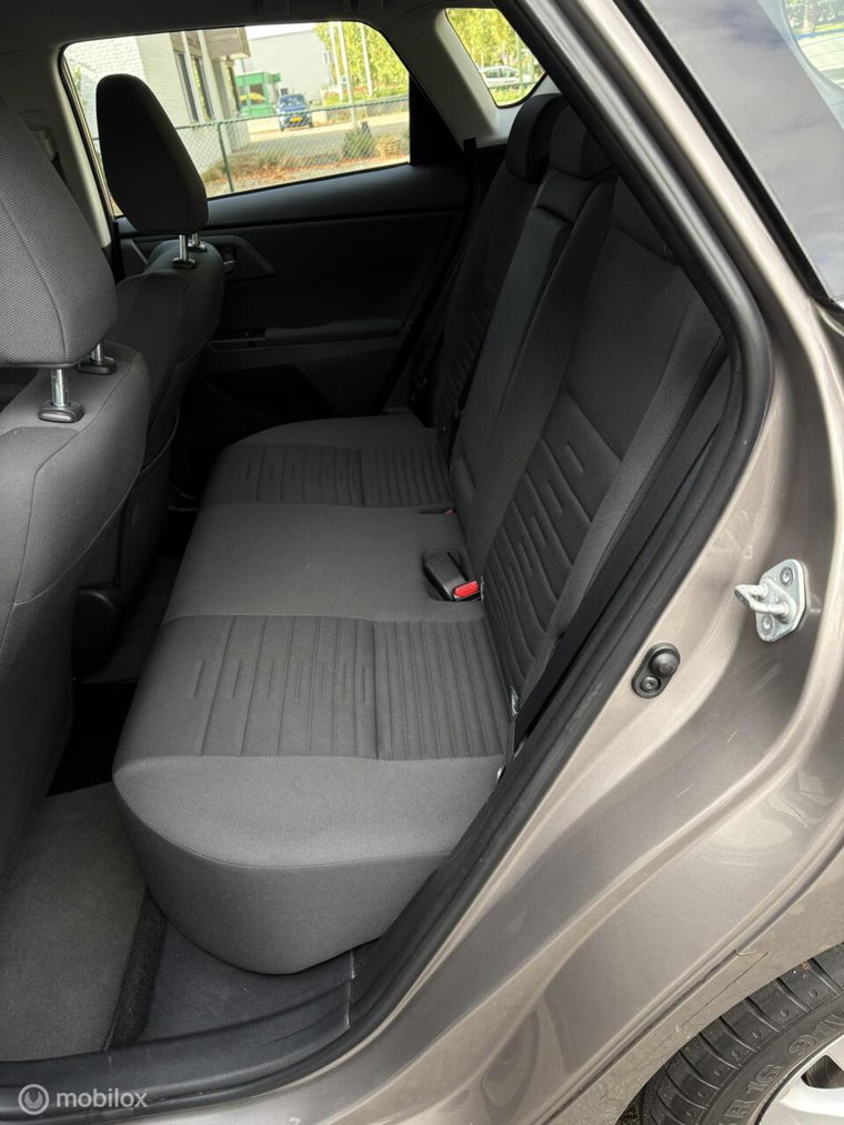 Vehicle Image 16