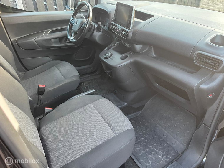 Vehicle Image 22