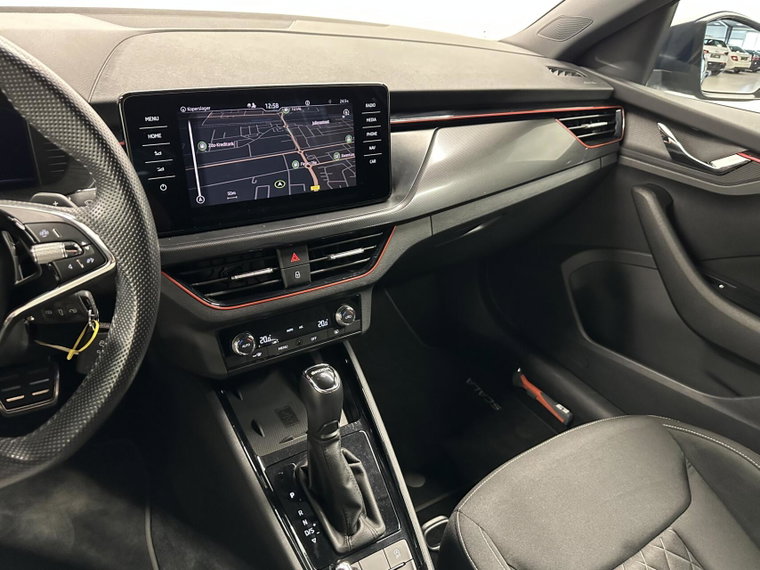 Vehicle Image 25