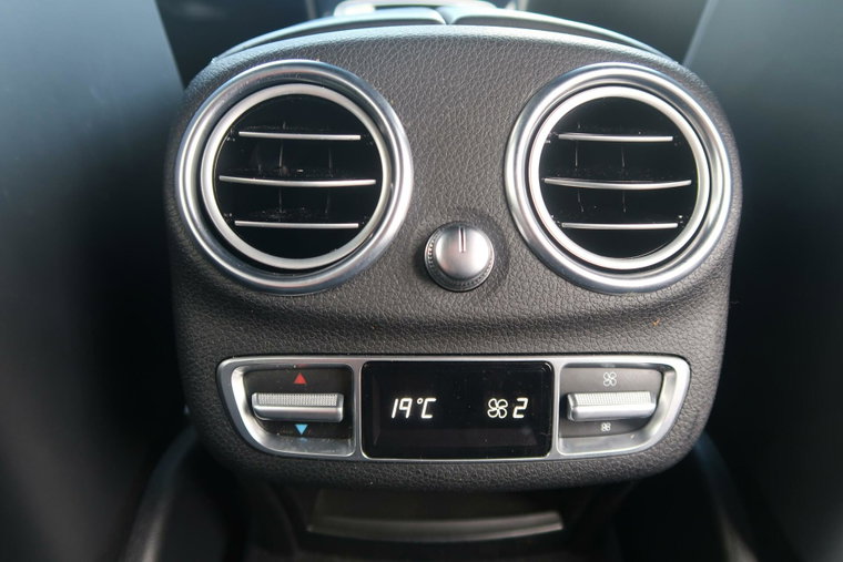 Vehicle Image 28