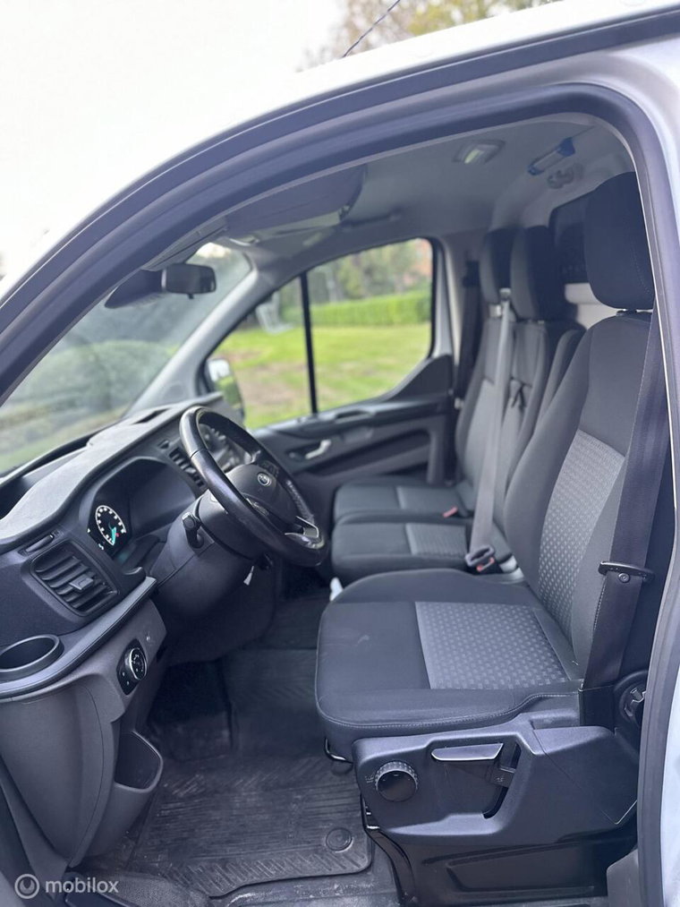 Vehicle Image 19