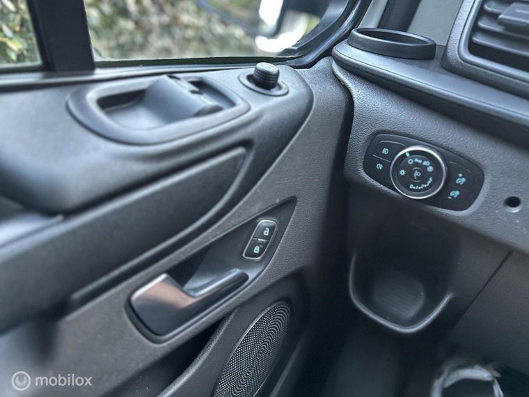 Vehicle Image 27