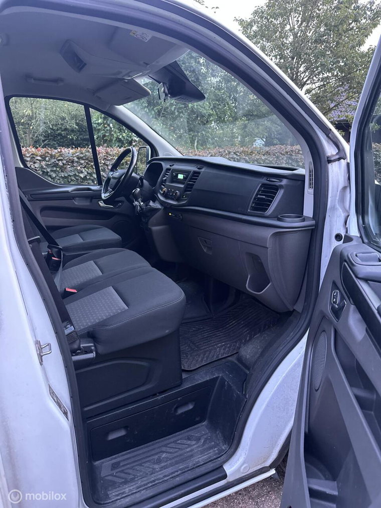 Vehicle Image 29