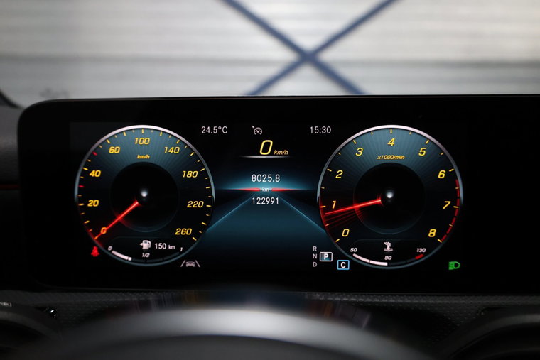 Vehicle Image 8