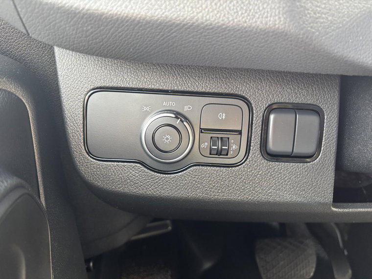 Vehicle Image 26