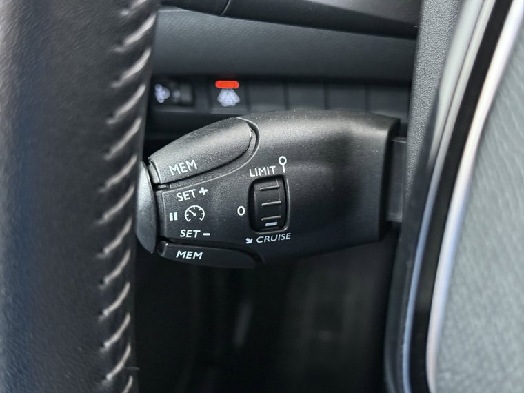 Vehicle Image 27