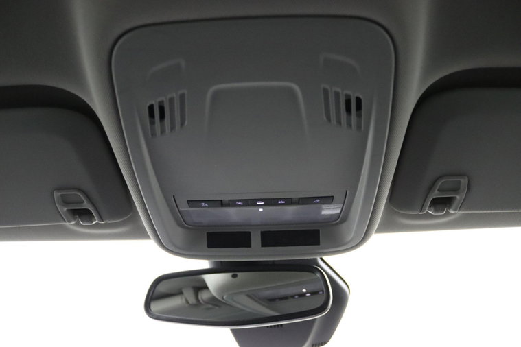 Vehicle Image 38