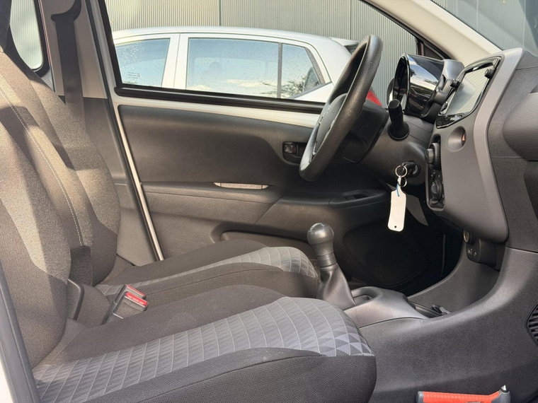 Vehicle Image 11