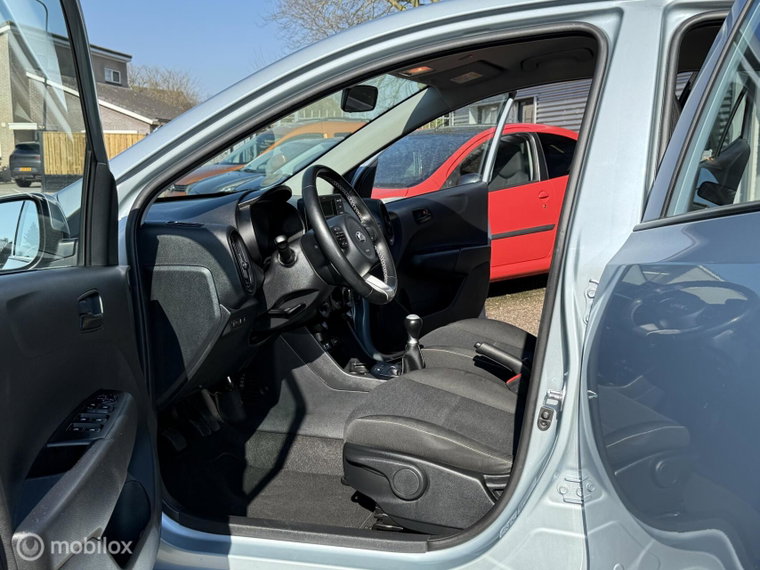 Vehicle Image 11