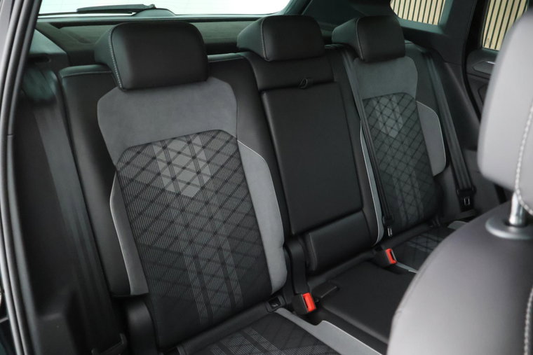Vehicle Image 37