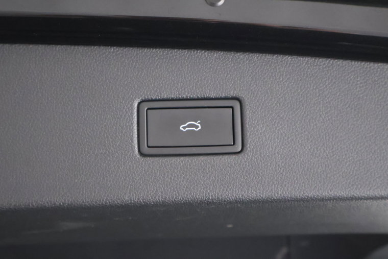 Vehicle Image 43
