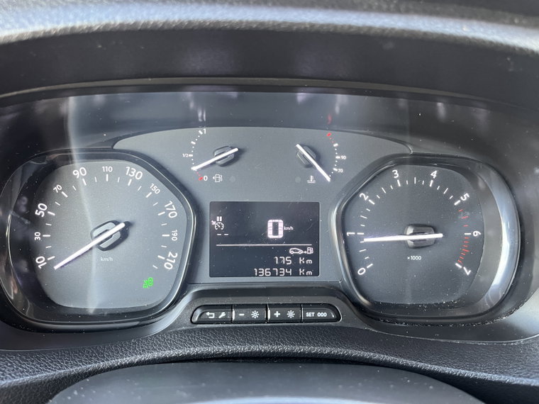 Vehicle Image 31