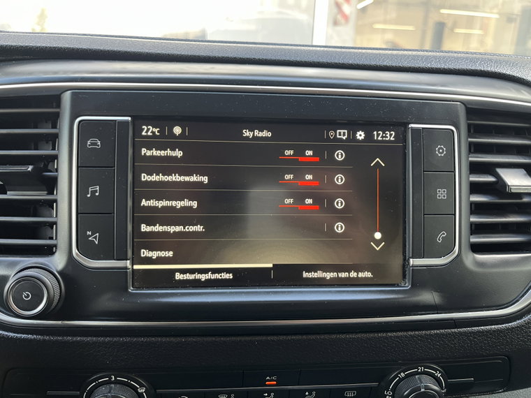 Vehicle Image 35