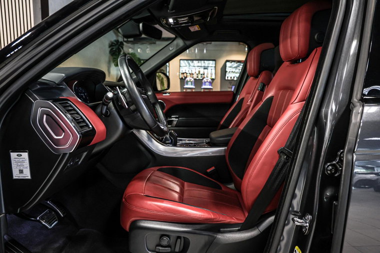 Vehicle Image 9