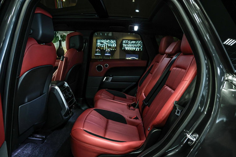 Vehicle Image 10