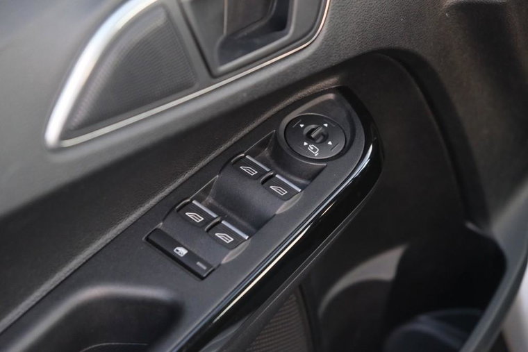 Vehicle Image 24