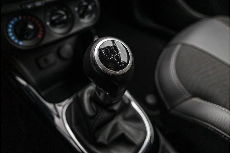 Vehicle Image 24