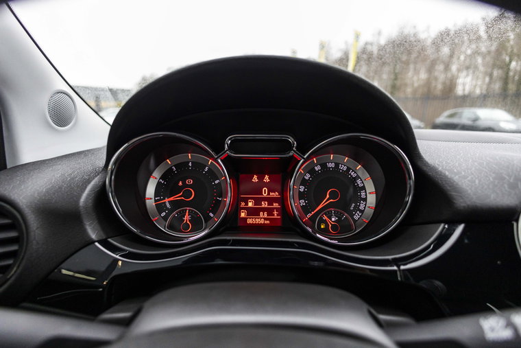 Vehicle Image 25