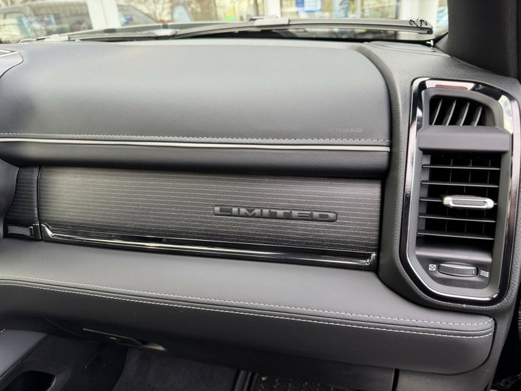 Vehicle Image 24