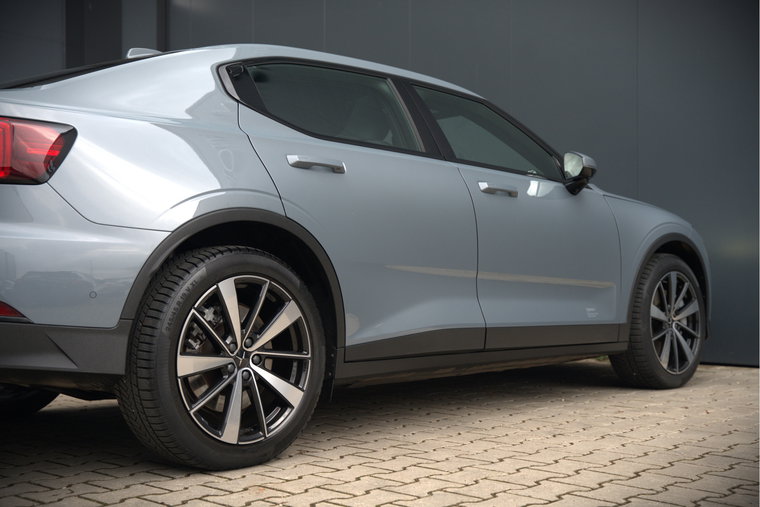 Vehicle Image 25