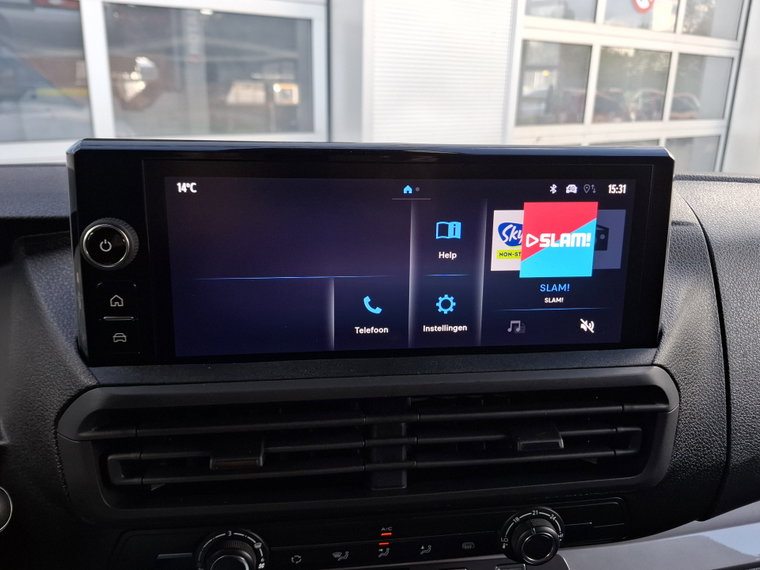 Vehicle Image 32