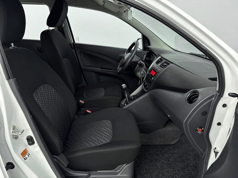 Vehicle Image 25