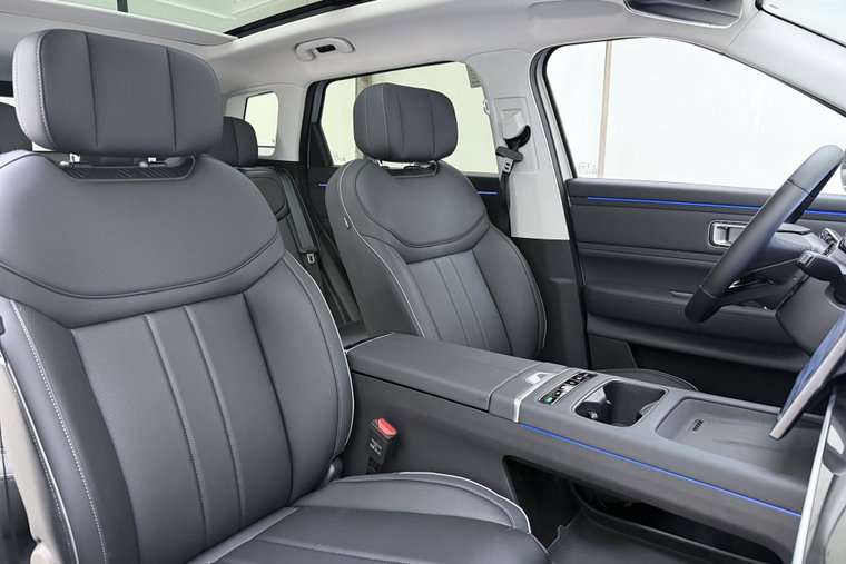 Vehicle Image 14