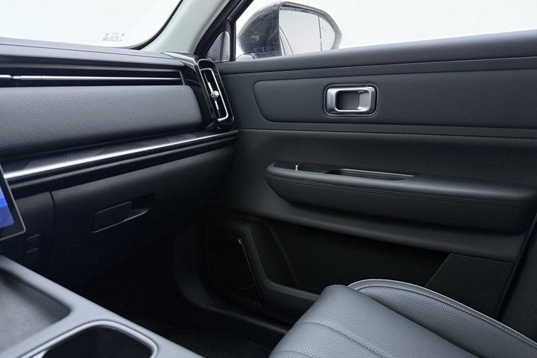 Vehicle Image 35