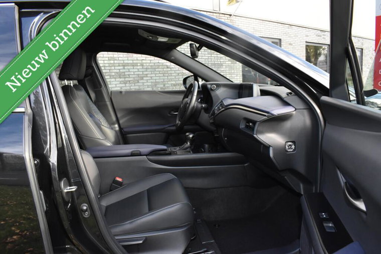 Vehicle Image 12