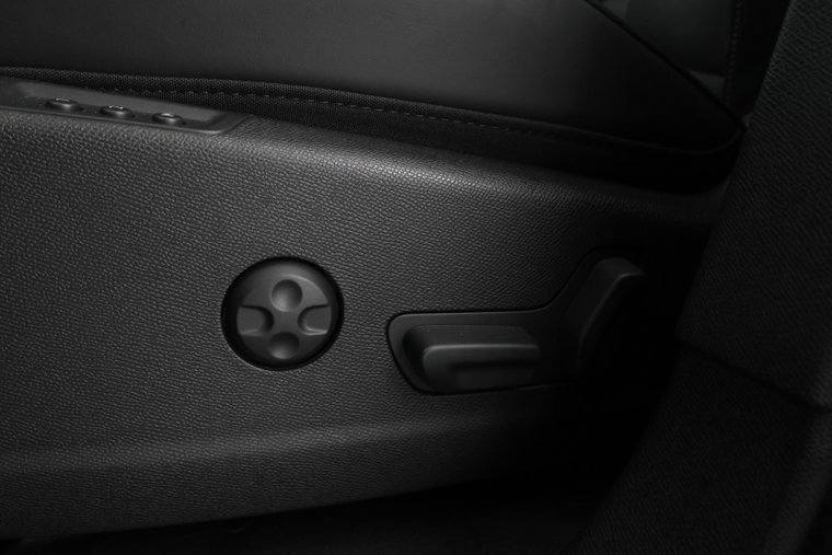 Vehicle Image 17