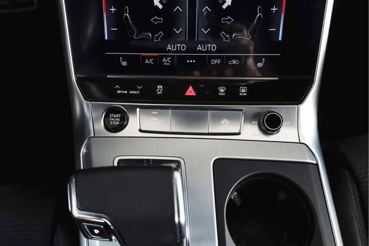 Vehicle Image 30