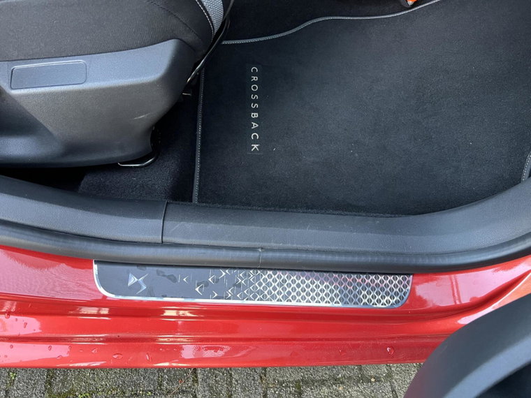 Vehicle Image 17