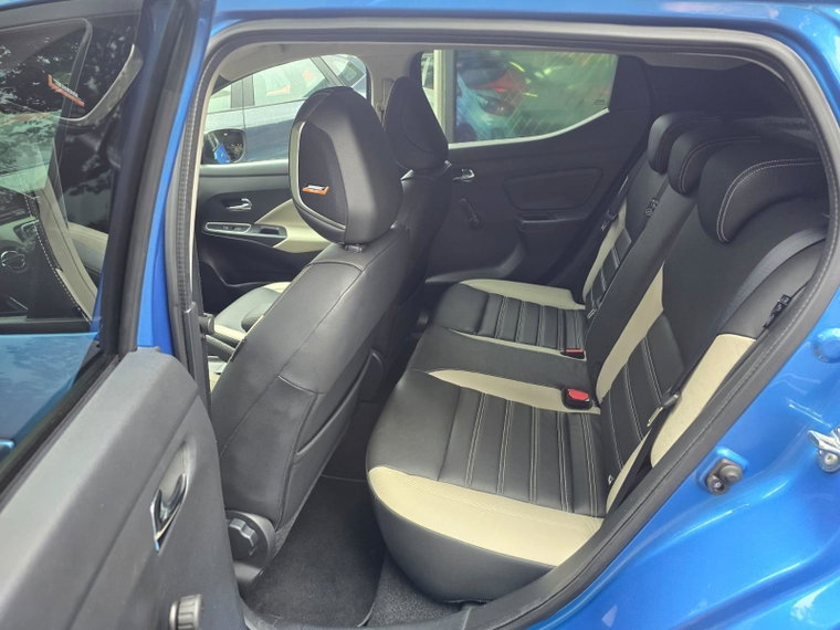Vehicle Image 17