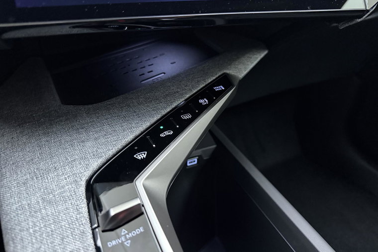 Vehicle Image 38