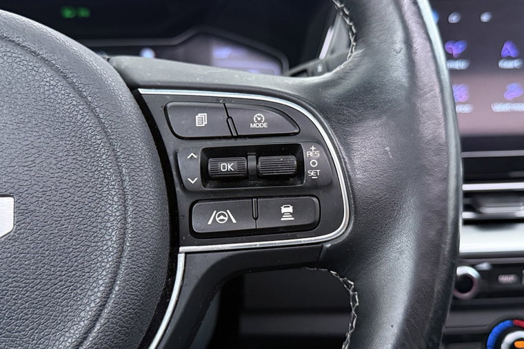 Vehicle Image 38