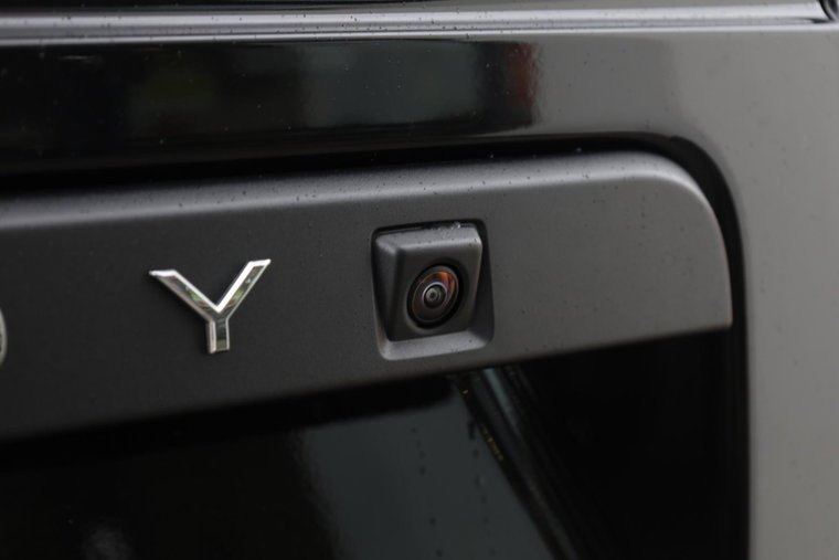 Vehicle Image 11