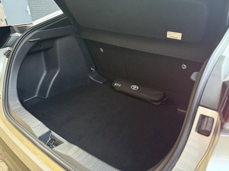 Vehicle Image 22