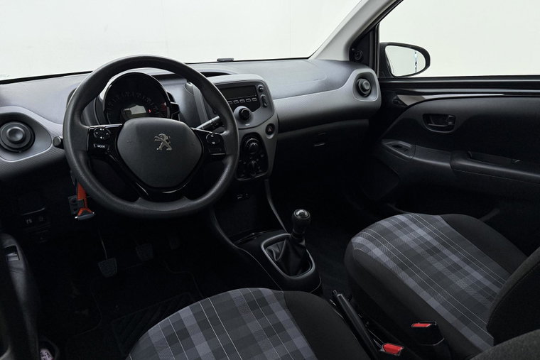 Vehicle Image 14