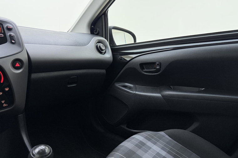 Vehicle Image 22