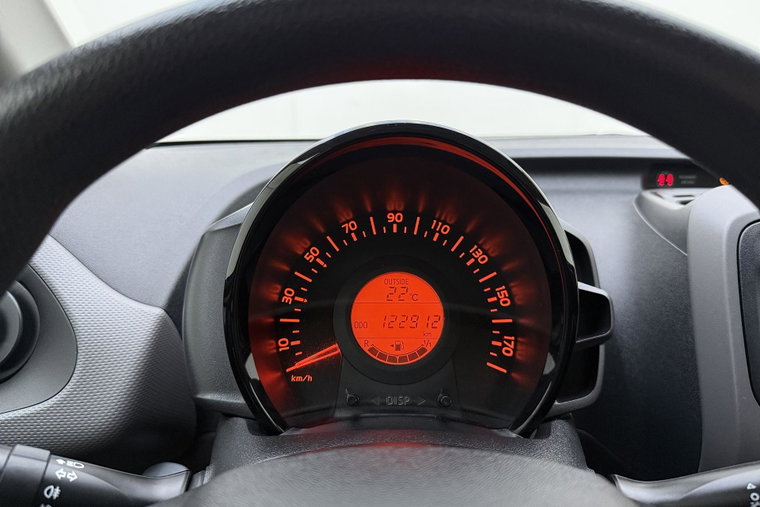 Vehicle Image 23