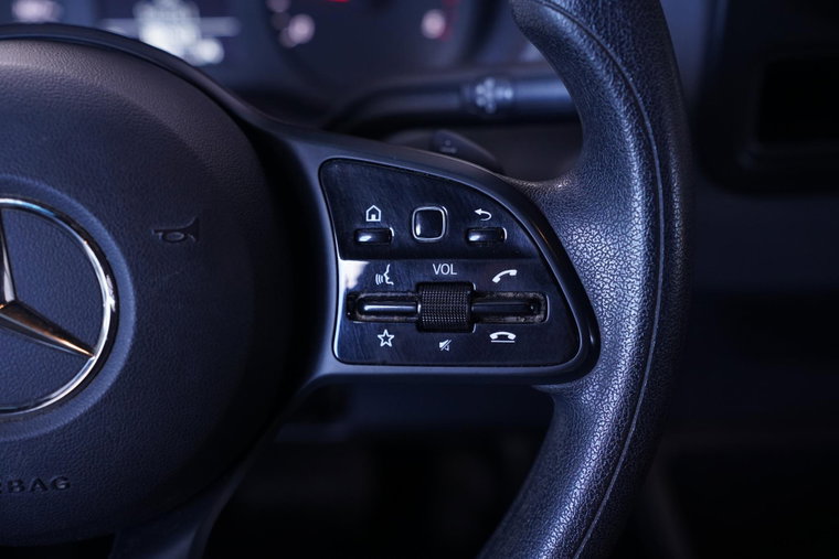 Vehicle Image 38
