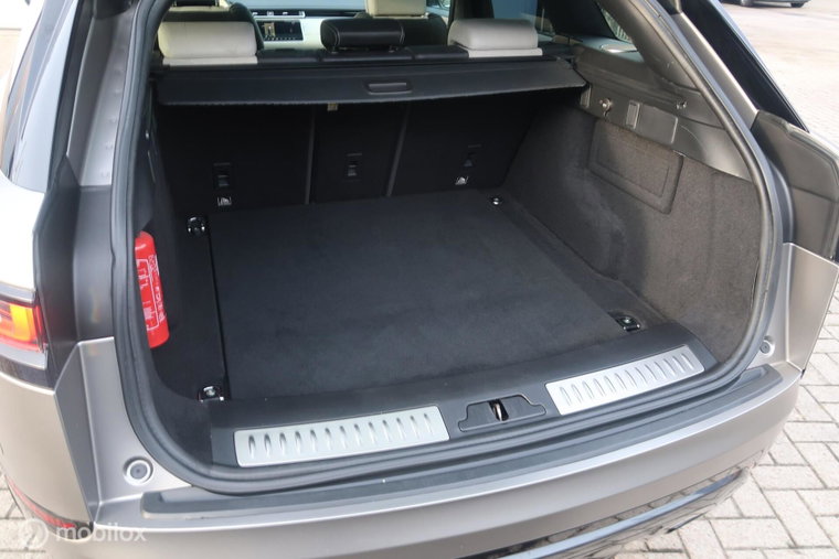 Vehicle Image 32