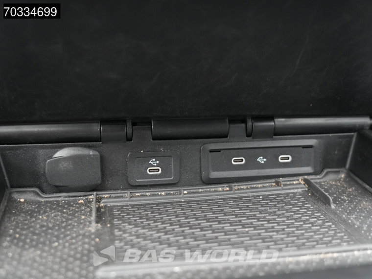 Vehicle Image 27