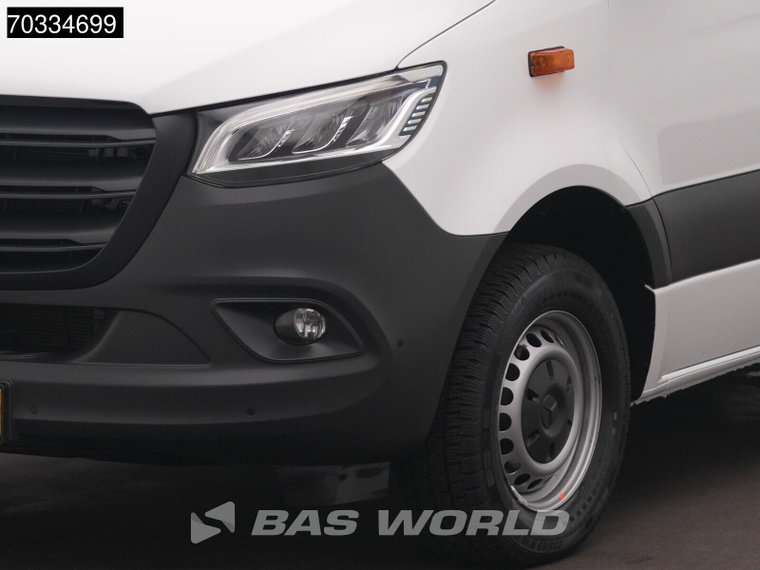 Vehicle Image 40