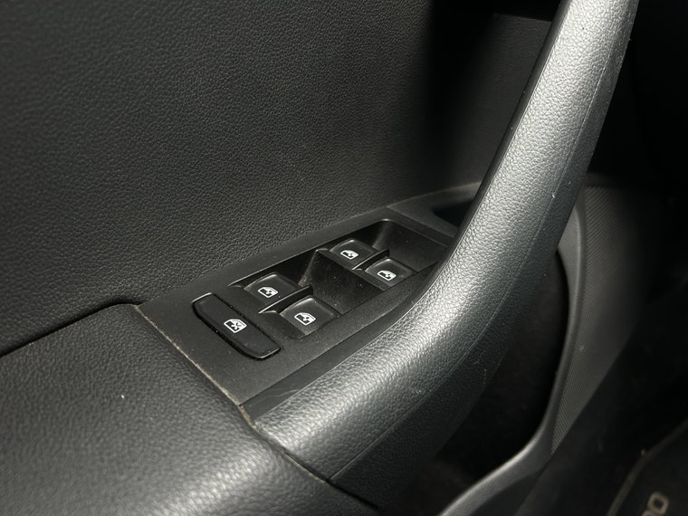 Vehicle Image 27