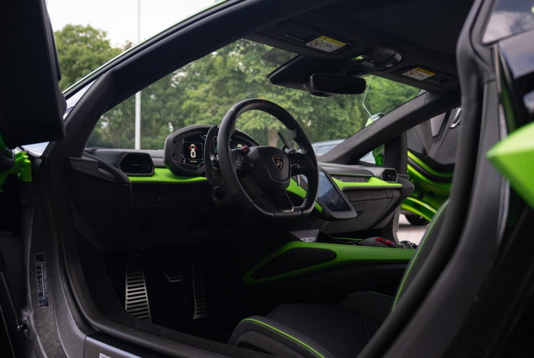 Vehicle Image 15
